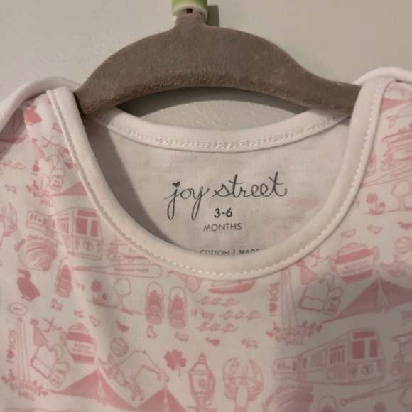 Joy Street | Pink | Boston Print Onesie | Size 3-6 Month 🎀 - Picture 3 of 4